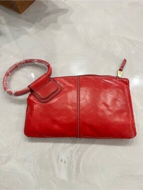 Hobo International Sable Wristlet in Vintage Hibiscus Red, NWOT